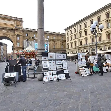 شقة Piazza Repubblica One Minute A Walk From The Duomo