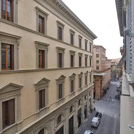 Piazza Repubblica One Minute A Walk From The Duomo شقة فلورنس